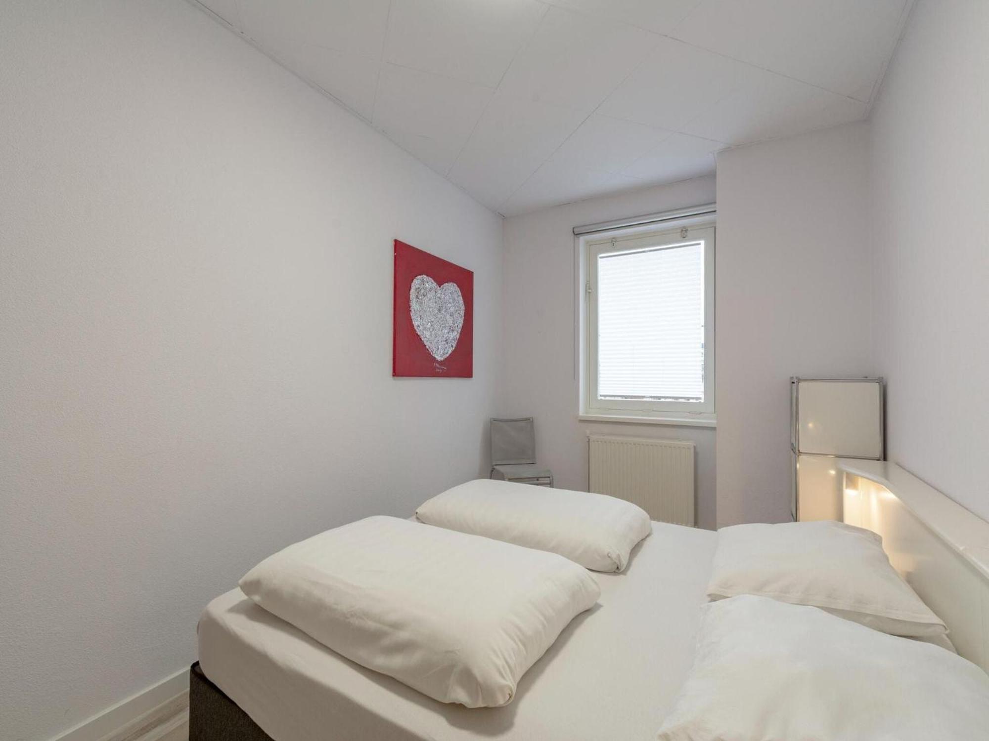 An Apartment That Is Attractively Furnished Julianadorp Zewnętrze zdjęcie