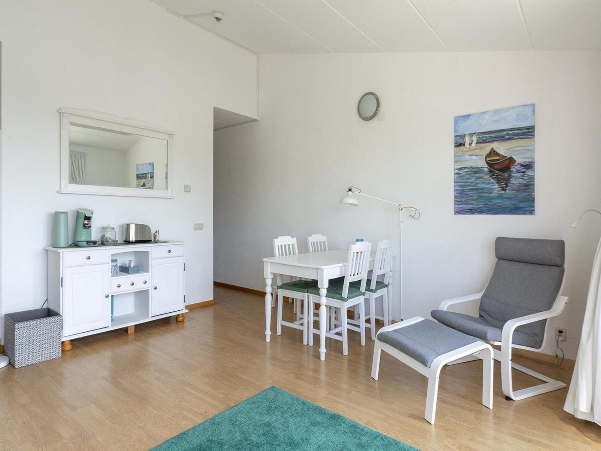 An Apartment That Is Attractively Furnished Julianadorp Zewnętrze zdjęcie